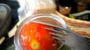 Томат Японский трюфель красный в консервации.