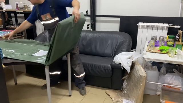 Тент для Луаза уже в гараже впереди колёса смотреть онлайн