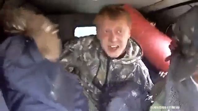 UAZ Tri Poloski meme смотреть онлайн