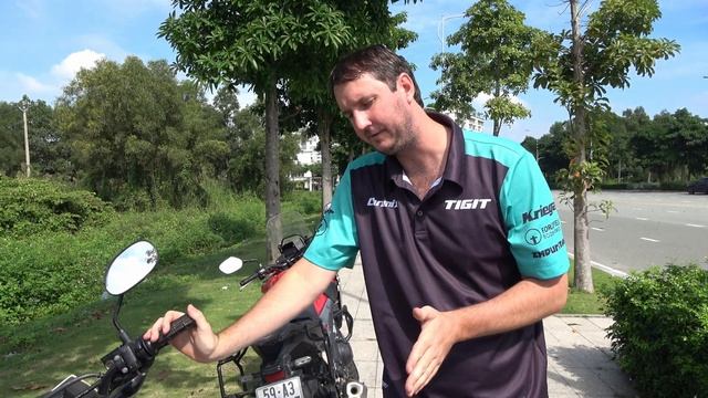How to check your motorcycle oil level before every journey смотреть онлайн