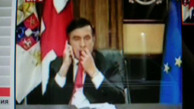 Georgina President Chews Tie смотреть онлайн