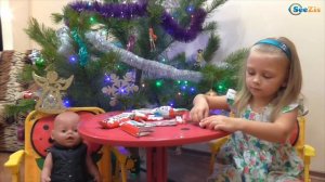 ✔ Беби Борн и Ярослава распаковывают подарок от Деда Мороза – Kinder Maxi Mix / Doll Baby Born ✔