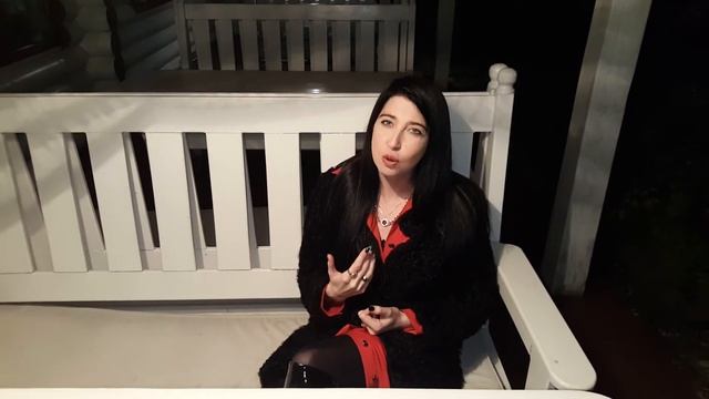 Должна ли женщина работать, если она замужем? Нужен ли ей собственный доход? смотреть онлайн