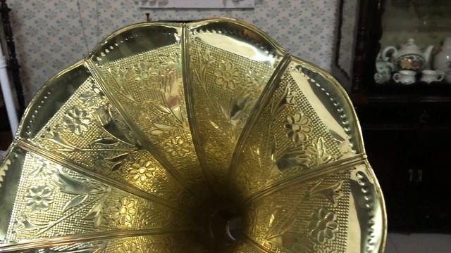 Граммофон с трубой (дерево+латунь: ручная работа) смотреть онлайн