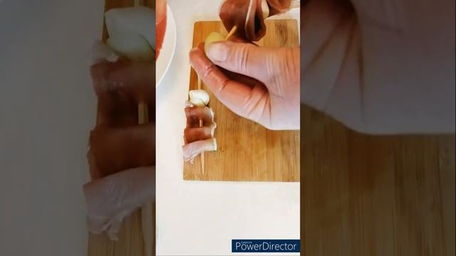 Идея порционной подачи канапе и закусок. Закуски в стаканах.Канапе и овощи в стаканах.#Shorts смотреть онлайн