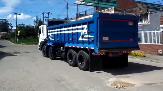 Hyundai Hd 320 4 Manos Camión смотреть онлайн
