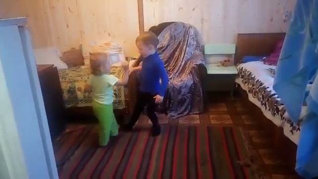 Парные танцы. Вика и Артём смотреть онлайн