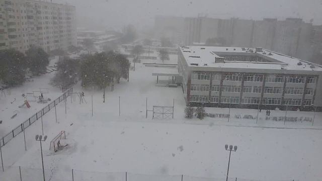 Снег, сильная метель и всё это в городе Пермь! смотреть онлайн