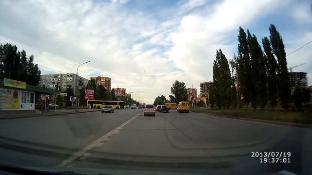 DVR 580FHD. Пасмурно. К закату солнце идет. Звук отключен (случайно на кнопку нажал) смотреть онлайн