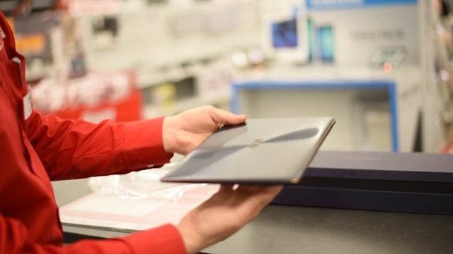 Showing of the Asus Zenbook смотреть онлайн