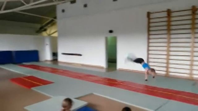 Дорожка с прыжковыми элементами смотреть онлайн