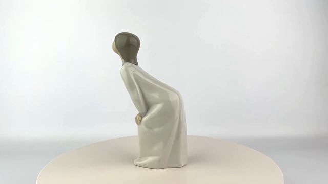 Фарфоровая статуэтка "Девочка в белом платье". LLADRO, Испания, фарфор смотреть онлайн