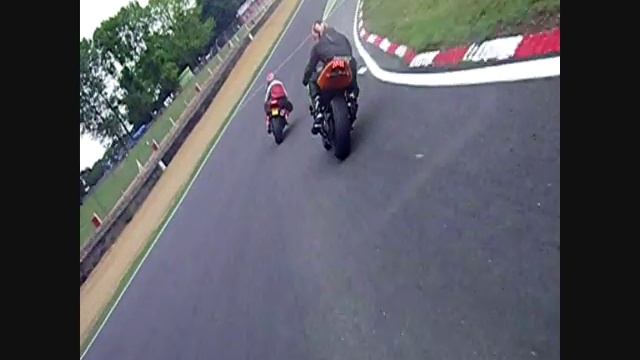 ZX9R vs ZX10R Brands Hatch смотреть онлайн