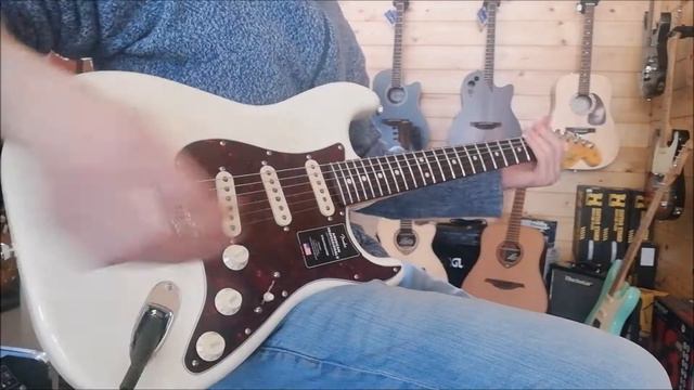 Fender American Professional II Stratocaster - olympic white смотреть онлайн