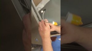 Перенавеска двери холодильника для открывания на другую сторону