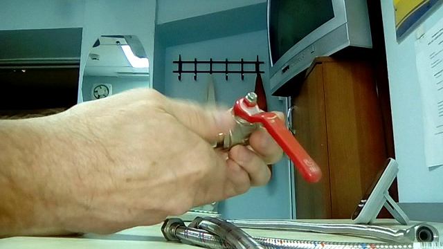 Гибкая подводка для воды. Какую и как выбрать. смотреть онлайн