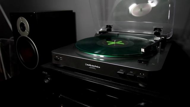 Ed Sheeran X Exclusive vinyl record on a Audio-Technica AT-LP60 Turntable and Dali Zensor 3 speaker смотреть онлайн