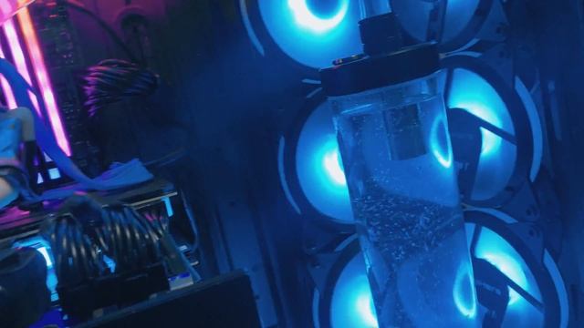 My INSANE PC Build 2020 | Hatsune Miku Edition смотреть онлайн