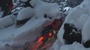 Веселые снежные приключения на радиоуправляемых внедорожниках