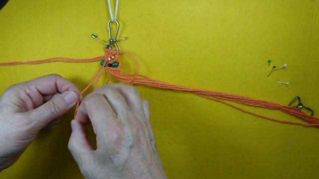 Makrome baykuş anahtarlık yapımı--Macrame owl keychain making смотреть онлайн