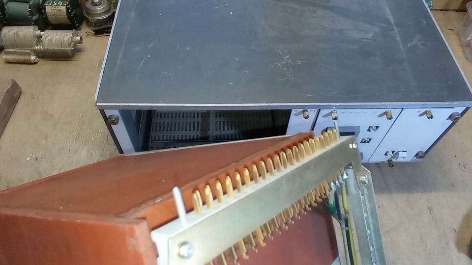 Неизвестный прибор производства DDR. Есть и золото и серебро. Радиодетали - драгметаллы. Золото. смотреть онлайн