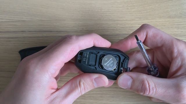 Wymiana baterii w kluczyku Citroen C5 Aircross C4 Picasso Cactus C3 DS4 keyless remote key battery смотреть онлайн