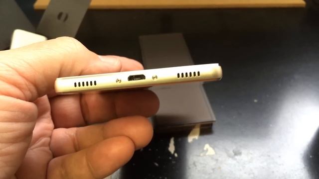 HUAWEI P8 Unboxing Video – in Stock at www.welectronics.com смотреть онлайн