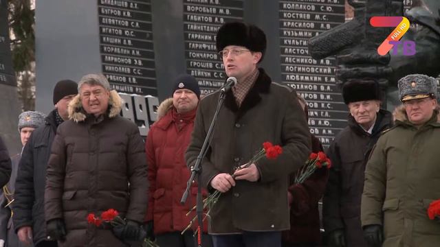 У «Чёрного тюльпана» возложили цветы воинам-афганцам смотреть онлайн