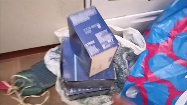 Как я зарабатываю лазая по мусоркам Москвы смотреть онлайн