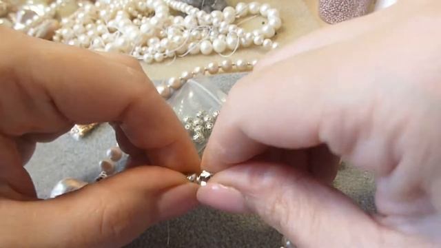 Собираю #чокер из жемчуга. Мастер Класс Короткие бусы из натурального жемчуга с подвеской смотреть онлайн