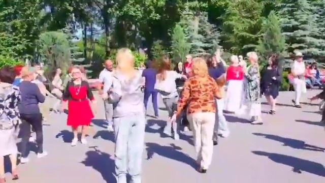 ДВА БИЛЕТА В ЭТО ЛЕТО! ТАНЦЫ ХАРЬКОВ ИЮНЬ 2023 УКРАИНА смотреть онлайн