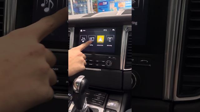 Porsche Macan Apple Car Play E Retrocamera Su Monitor Originale