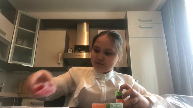 Я ем пластилин? Думаете что это не правда тогда смотри моё видео на моём канале и подписывайся