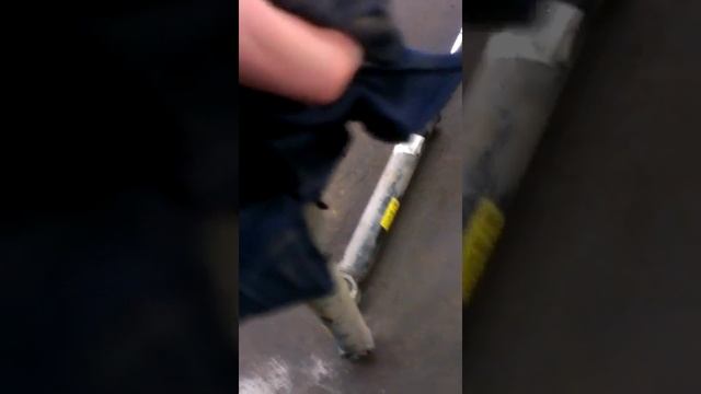 Звук износа амортизатора