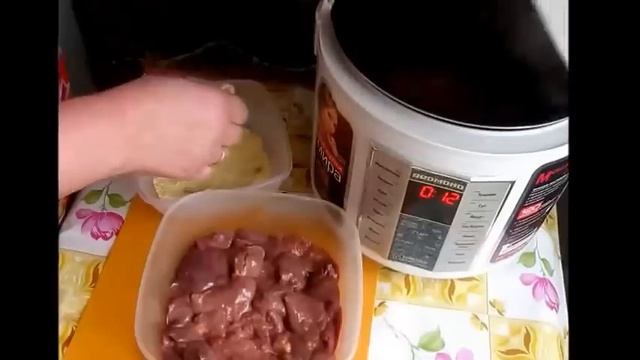 Сочная куриная печень тушеная с луком и морковью смотреть онлайн