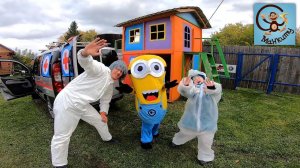 Диана, Даня и Милан играют в доктора на машине скорой помощи. Pretend Play