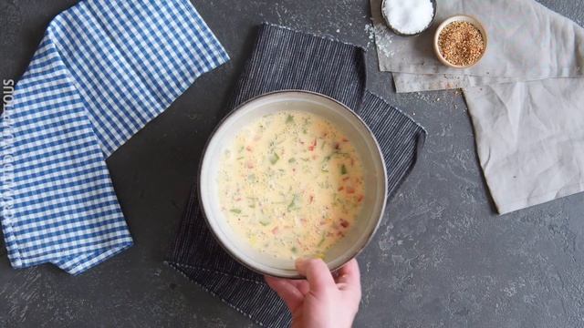 The True Breakfast Of Champions: Cheesy Bacon & Bratwurst Breakfast Casserole смотреть онлайн