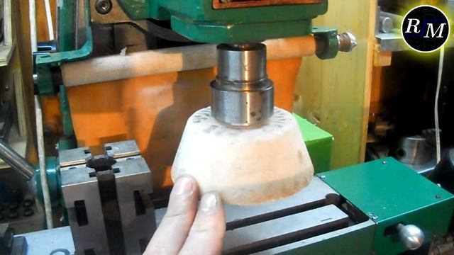 2М112 Шлифовка конуса сверлильного станка на НГФ. Устраняем биение. смотреть онлайн