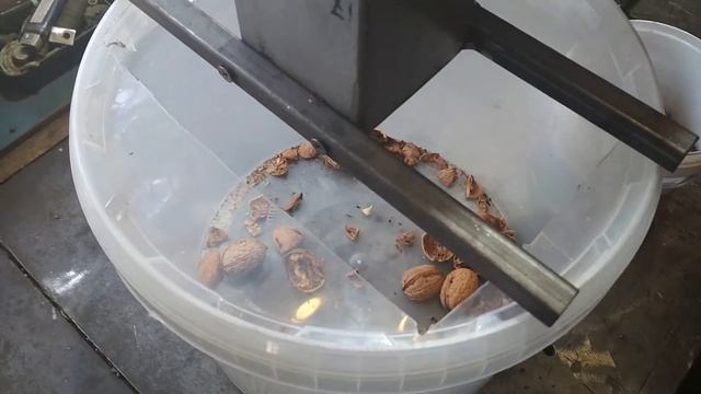 ОРЕХОКОЛКА на 12 вольт (мотор от дворников) смотреть онлайн