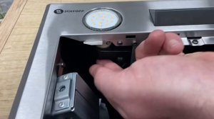 Schtoff  HGL IX. Как достать и заменить лампочку в вытяжке .