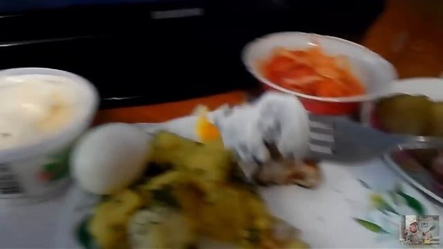 ОБЖОР: КАРТОШКА С КОТЛЕТАМИ,СОЛЁНЫЕ И КВАШЕНЫЕ ПОМИДОРЫ,ЯЙЦА,КОЛБАСА,СОК смотреть онлайн