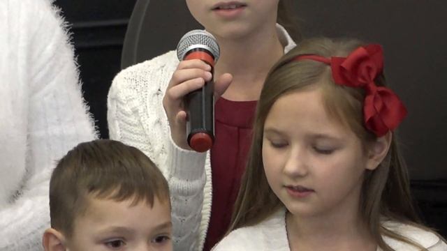 Песня "В тихую ночь, плач Малыша / С Рождеством" - Церковь "Путь Истины" - Рождество, 2020 смотреть онлайн