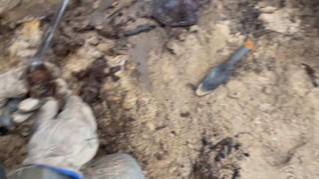 Солдат с медальоном прямо на детской площадке смотреть онлайн