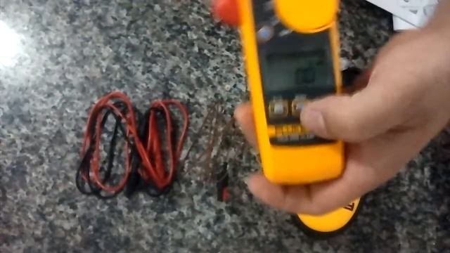 FLUKE 325  TRUE RMS CLAMP METER (alicate Amperímetro)