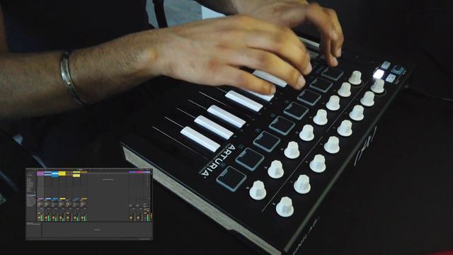 MAKING A LOFI BEAT WITH ARTURIA MINILAB MK2 смотреть онлайн