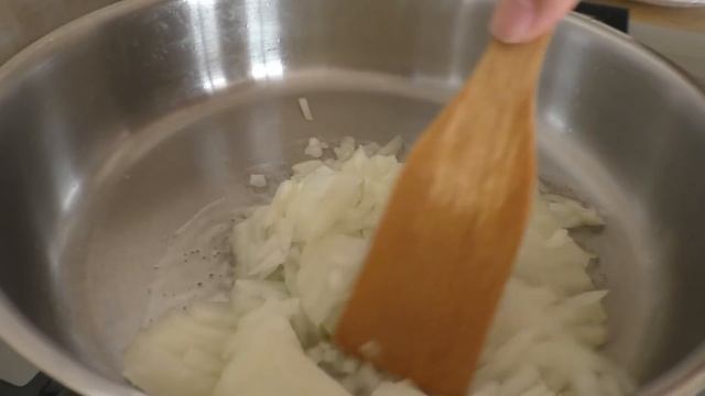 Капустный супчик с ребрышками по бабушкиному рецепту (польская кухня) смотреть онлайн