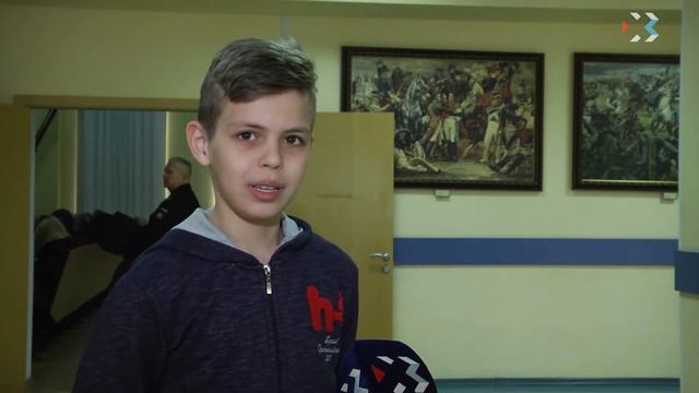 В Нахимовском училище организовали экскурсию для севастопольских школьников смотреть онлайн