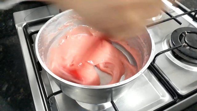 BRIGADEIRO DE MORANGO (BICHO DO PÉ) - RECEITA FÁCIL E LUCRATIVA смотреть онлайн