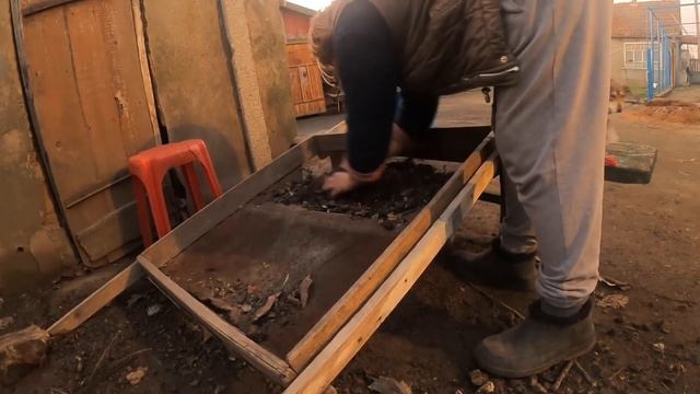 ЖИВУ ОДНА В ДЕРЕВНЕ/ НАШЛА МЕШОК УГЛЯ/ ЖИЗНЬ В ДЕРЕВНЕ / ВЛОГ смотреть онлайн