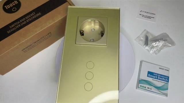 Розетка и умный WiFi выключатель Terem Techno тройной с Алисой стеклянный золотой VK-3-ROZ-зол смотреть онлайн